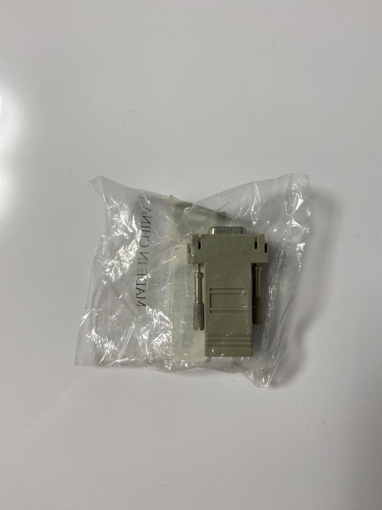 Адаптер Cisco 74-0495-01 DB9 Female to RJ45 Female Console Adapter