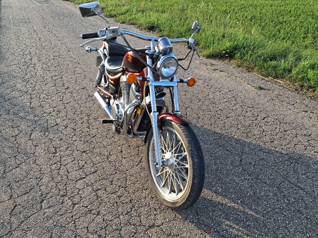 Suzuki Intruder vs700