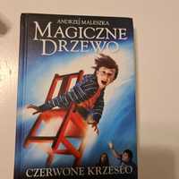 Książka Magiczne drzewo Czerwone krzesło