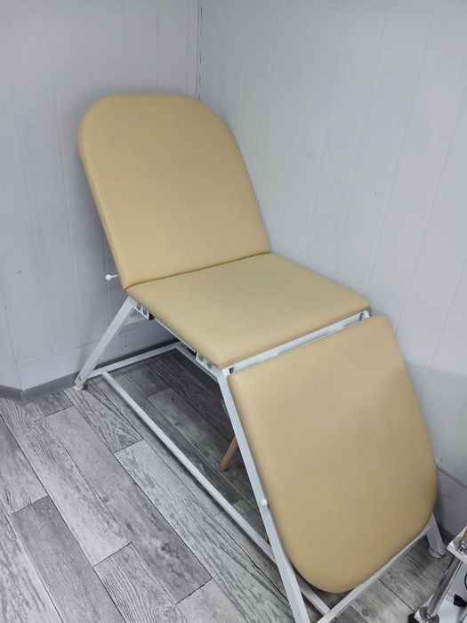 Кушетка масажна,косметологічна