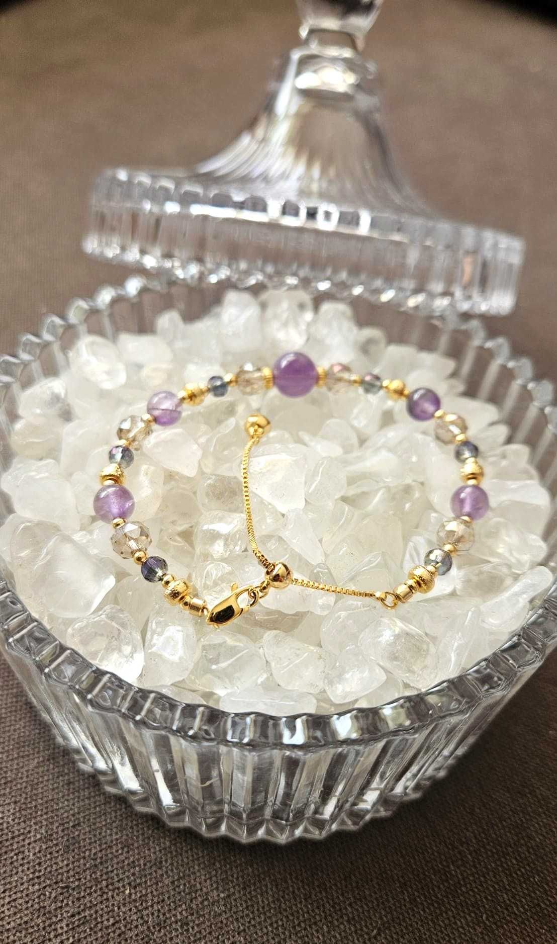 Pulseira de ametista natural e grãos de cristal austríaco