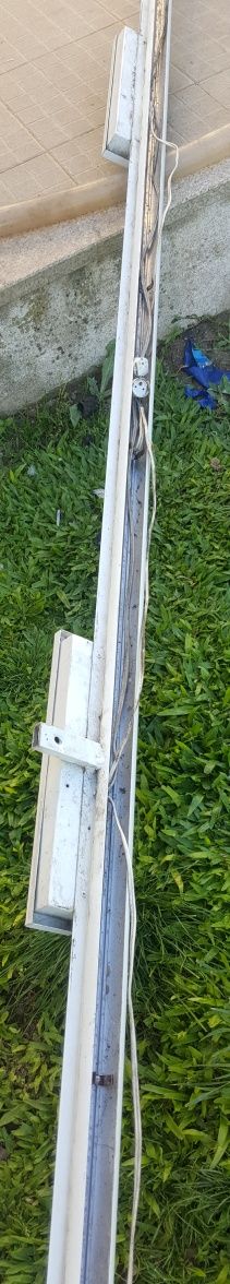 Estrutura exterior para luz de esplanada