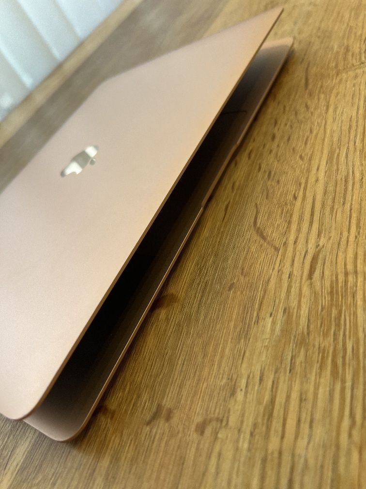 Macbook air 13 M1 2020 8/256 , 96% акумулятор