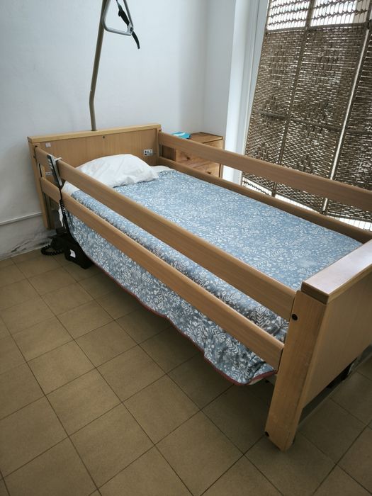 Cama elétrica elevatória