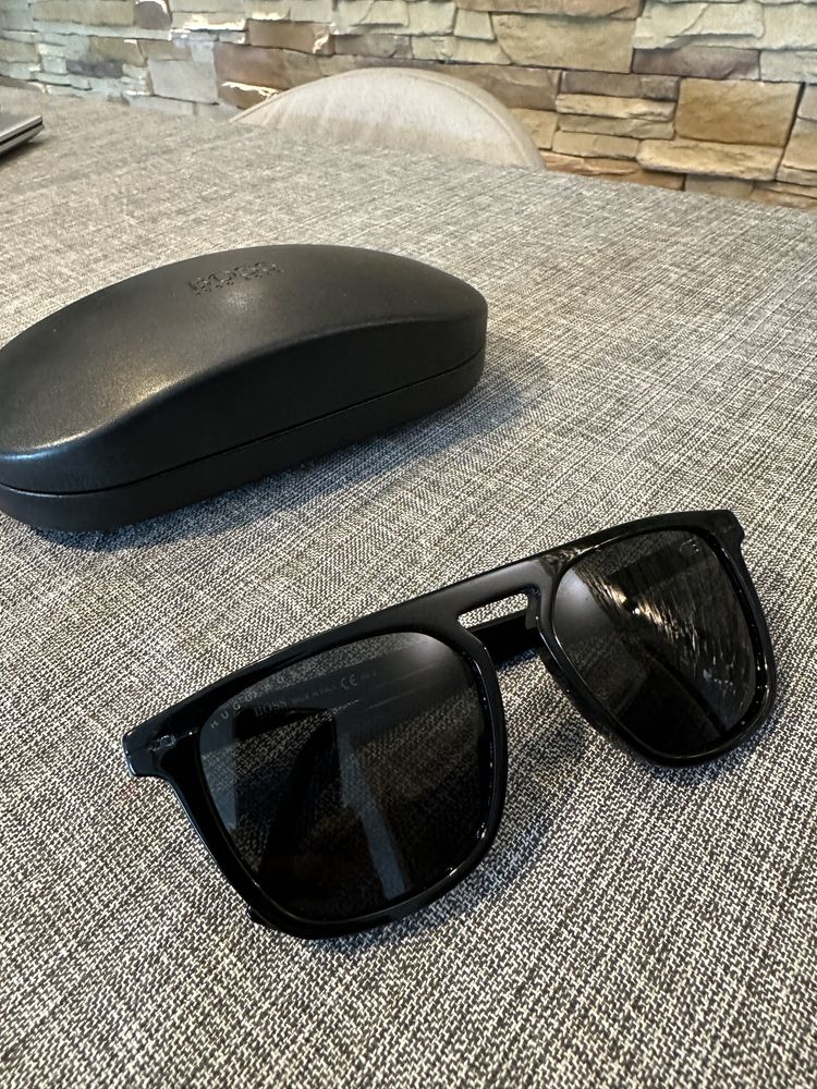 Óculos de sol Hugo Boss - como novos