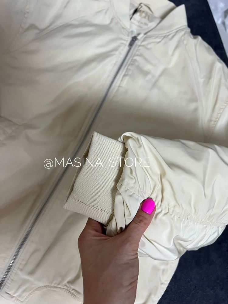 Новий бомбер Zara молочний XS, S 152, 164