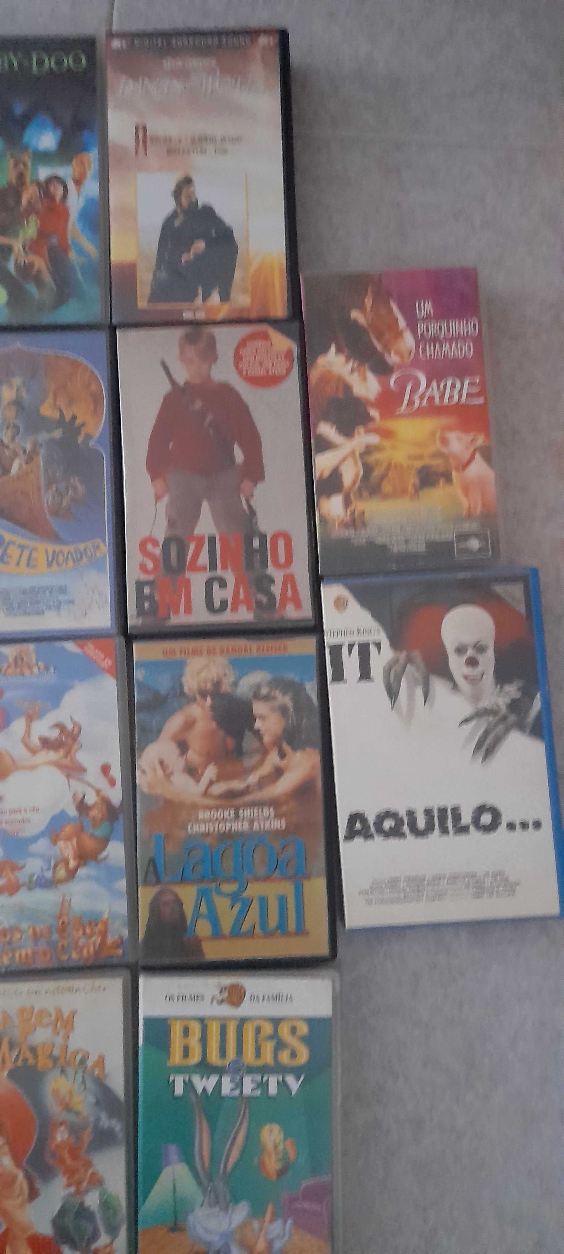 Vendo varios filmes em vhs