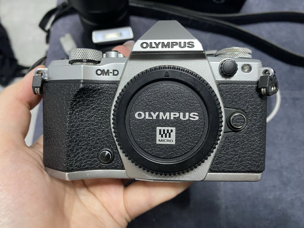 Aparat olympus omd e-m5 mark II+obiektyw lumix 14-42 mm