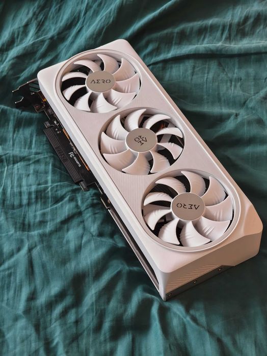 Gigabyte GeForce RTX 4070 AERO OC 12GB GDDR6X