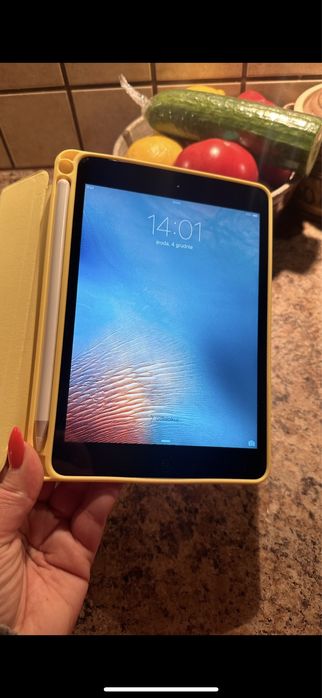 Tablet iPad Apple Retina + NOWY RYSIK - cały zestaw