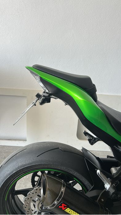 Kawasaki z900 akrapovic
