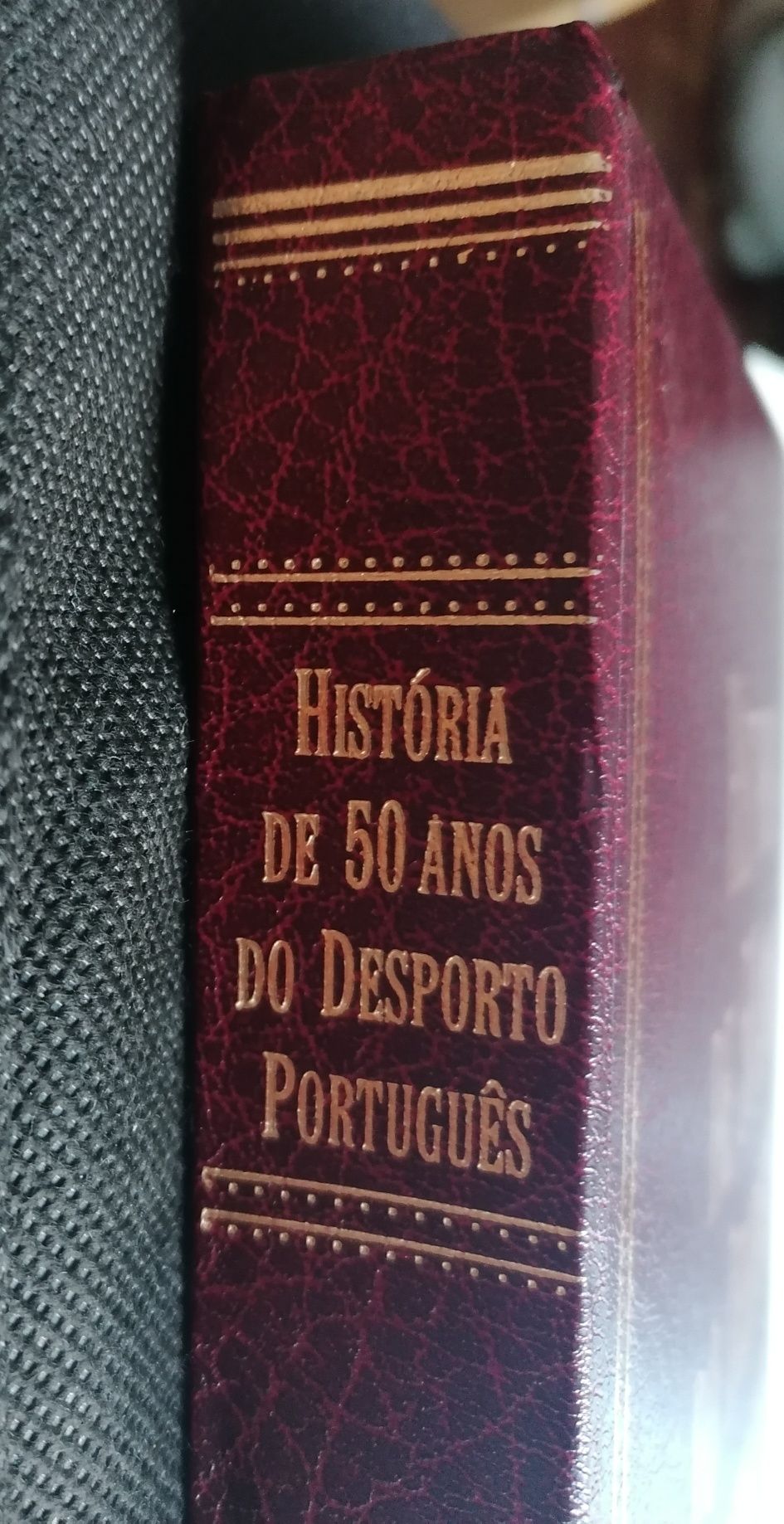 Livro História de 50 anos do desporto português, edição A Bola