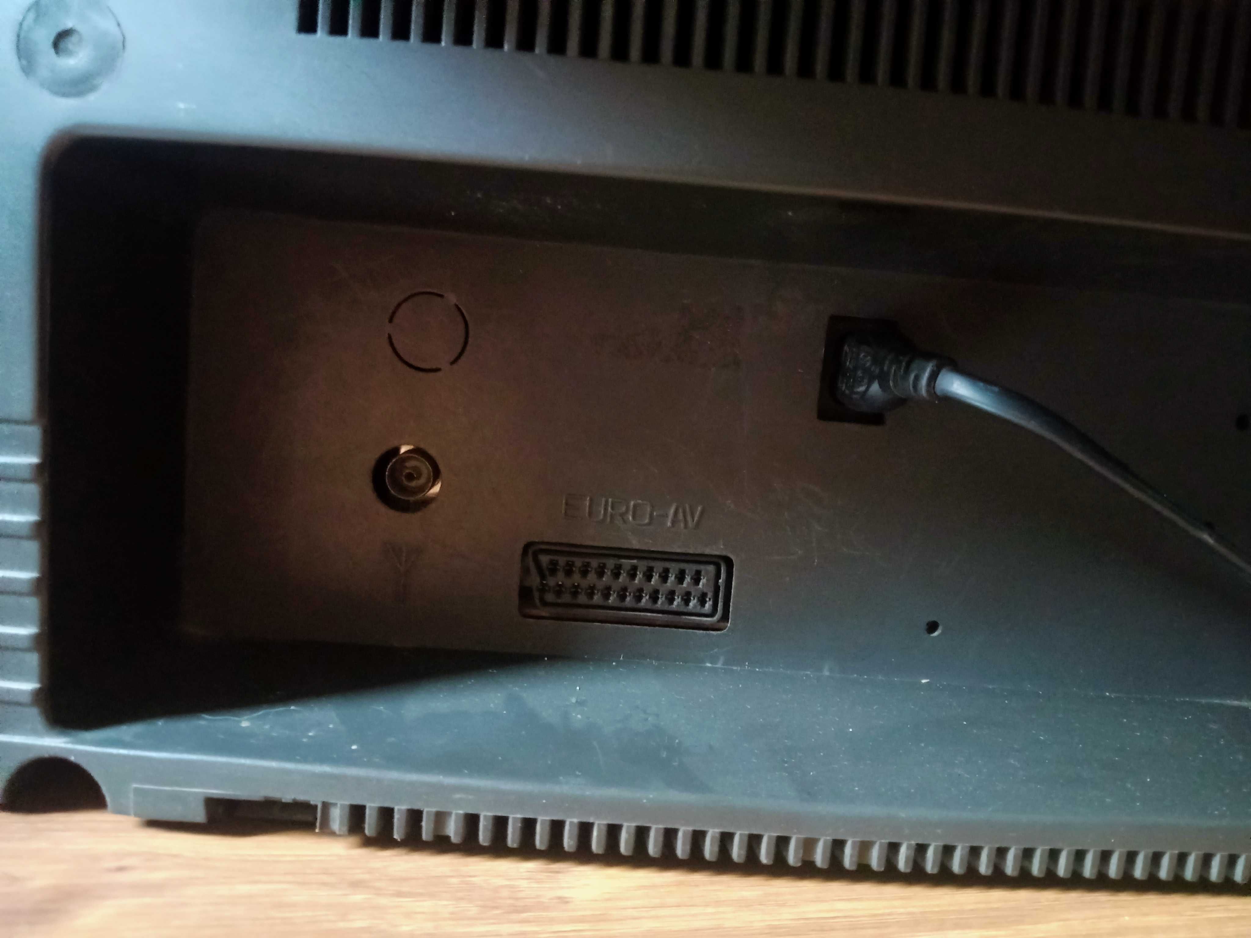 Telewizor kolorowy Grundig 21cali model T 55-3035 Sprawny. Brak pilota