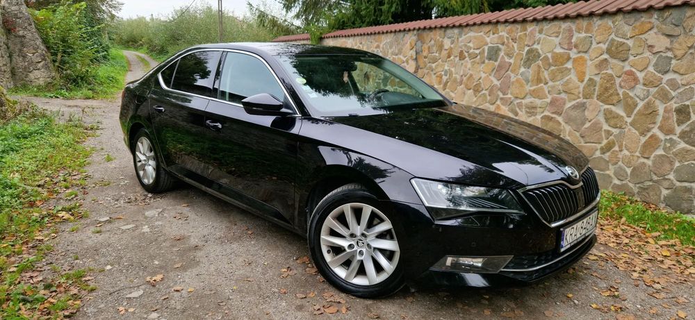 Skoda Superb Bezwypadkowy, niski przebieg, stan idealny, bogate wyposażenie, prywat