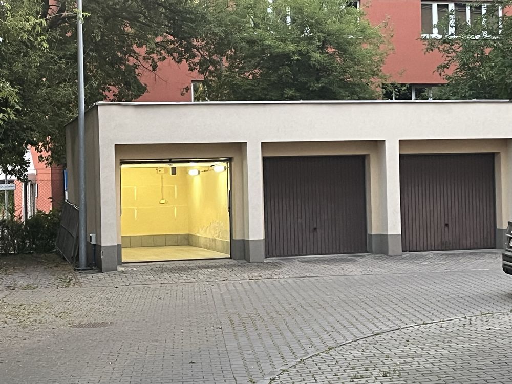 Garaż Kraków Krowodrza Armii Krajowej 6