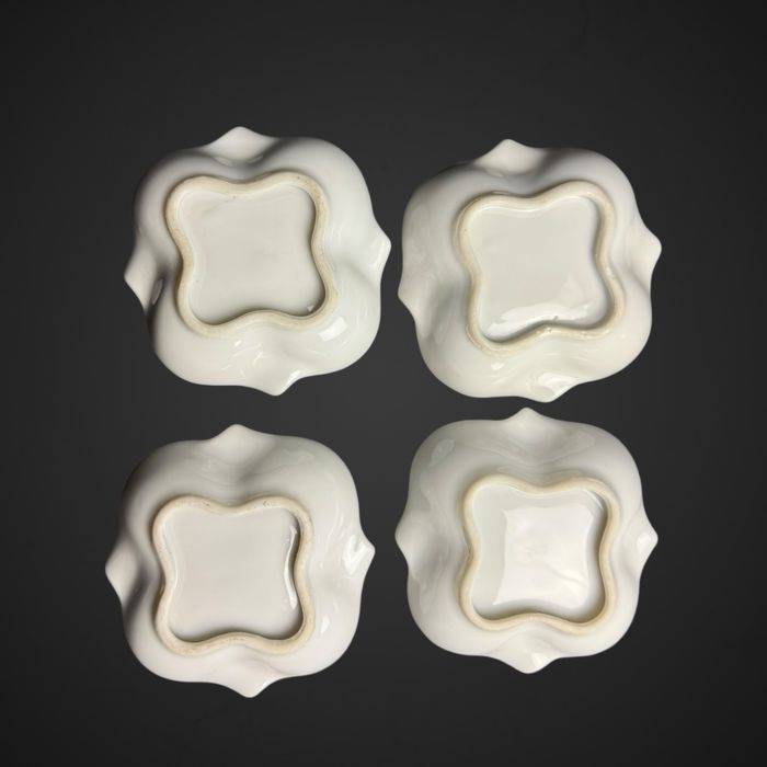 Zestaw popielniczek brydżowych 4 szt złocenie B5/083106