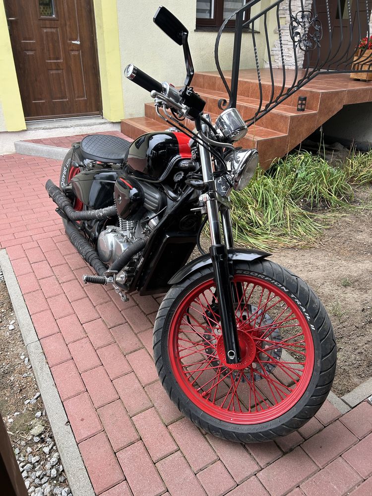 Honda Shadow 600 bobber