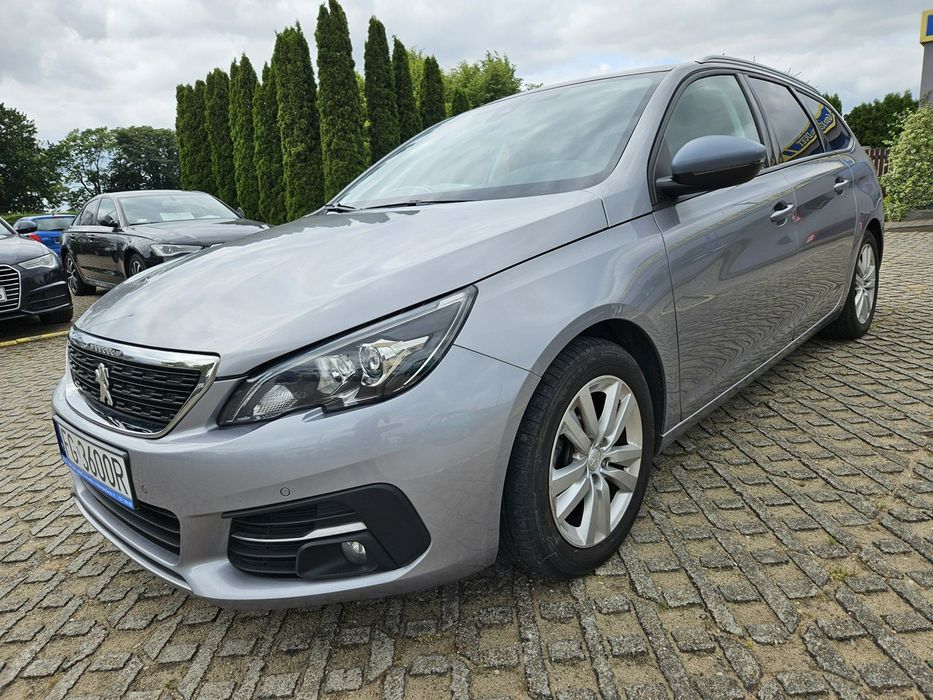 Peugeot 308 SW 1.2 benzyna 110KM skóry panorama nawigacja