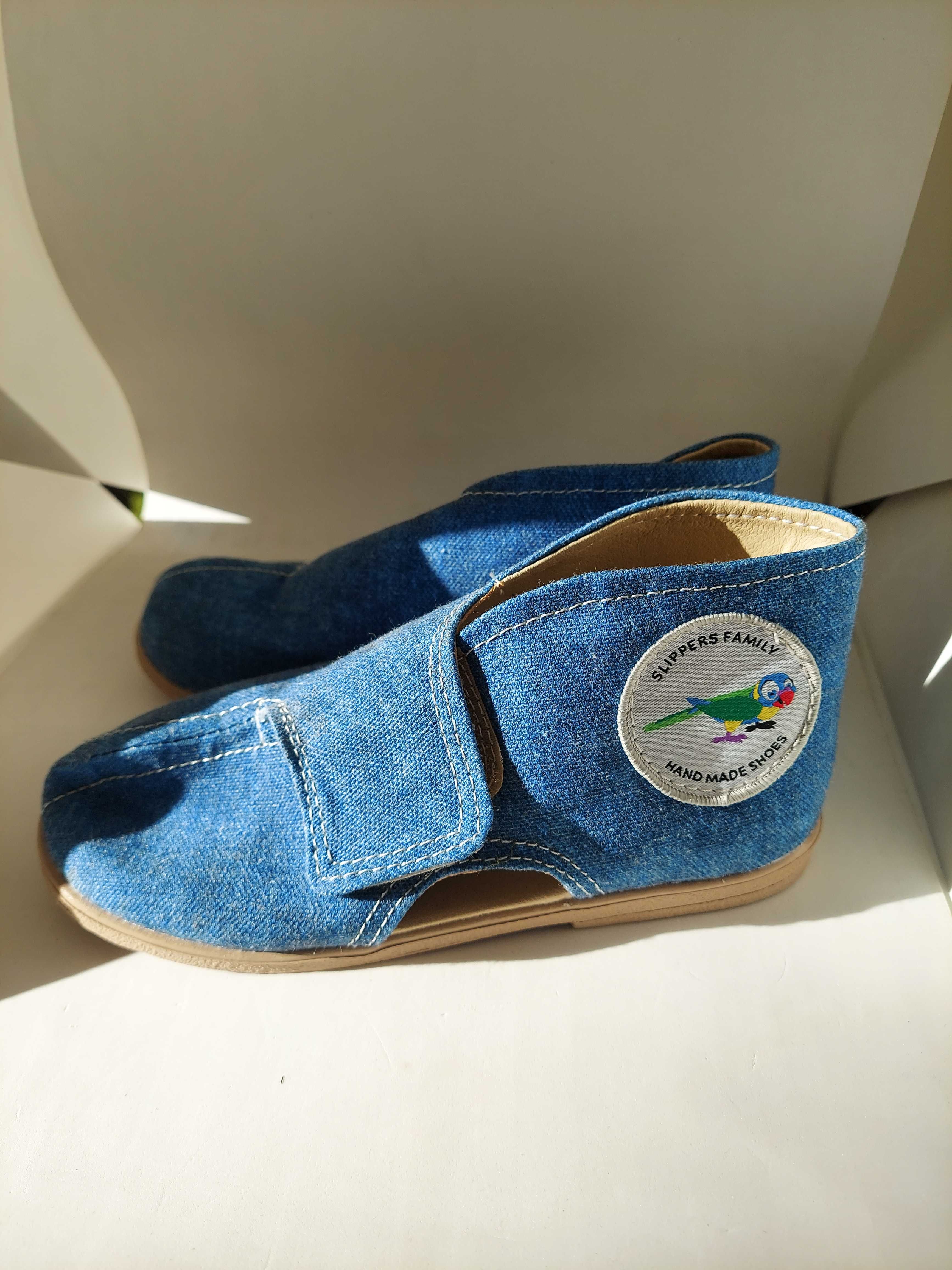 Kapcie dla dzieci Vegan Slippers Family Parrot rozmiar 24 oraz 25