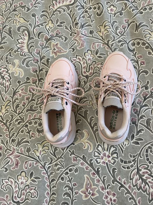 Sapatilhas adidas Novas 36