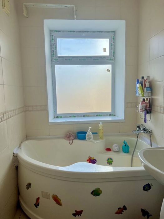 Продам укомплектовану сталінку 2х кімнатну в центрі