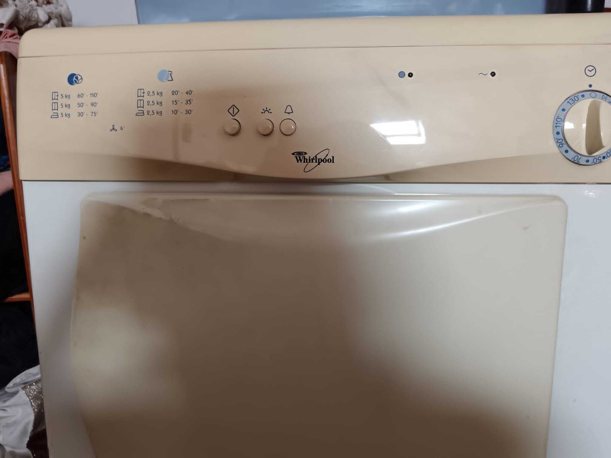 Máquina de secar roupa