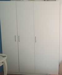 Roupeiro branco de três portas IKEA