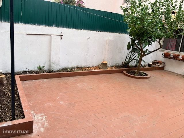 Campo de Ourique T2 com Terraço