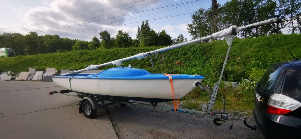 Łódź żaglowa Conger z przyczepą