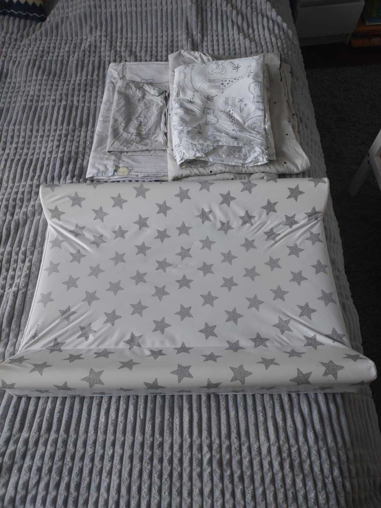 Łóżeczko dziecięce, 3 poziomy, 120x60, materac, przewijak, karuzela