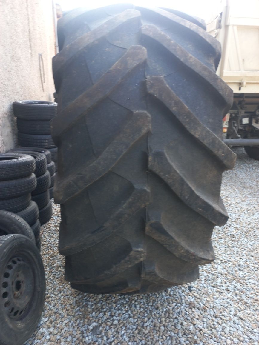 Opona 900/60R 42 Treleborg