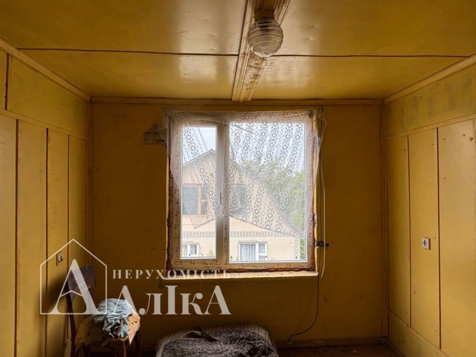 Продам дачний будинок