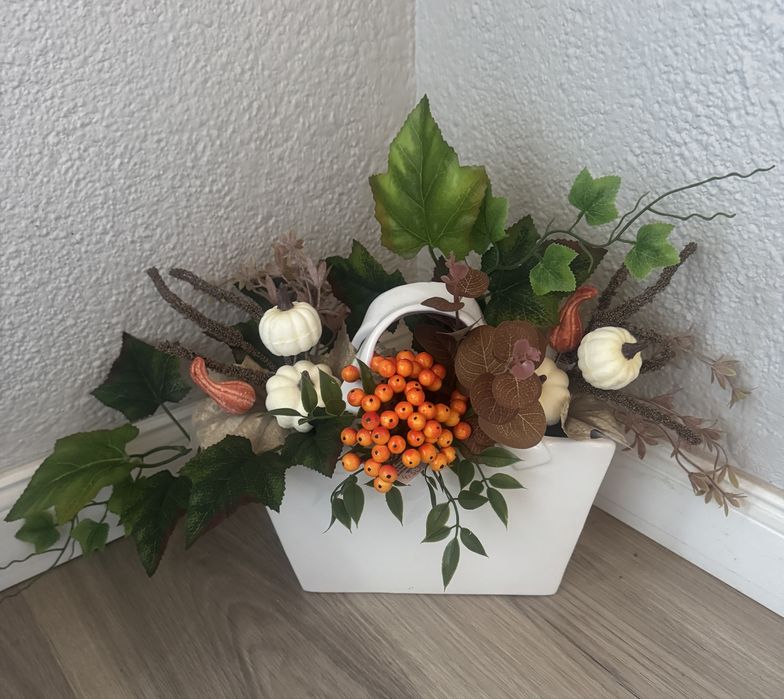 Stroik jesienny w ceramicznej torebce