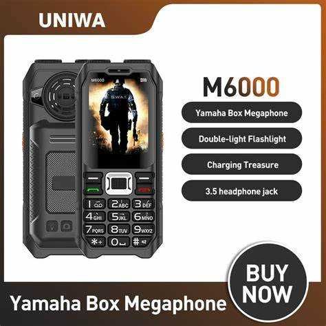 Мобільний телефон на 4 SIM карти M6000 UNIWA не вмикається