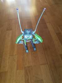 Robô Meccano verde