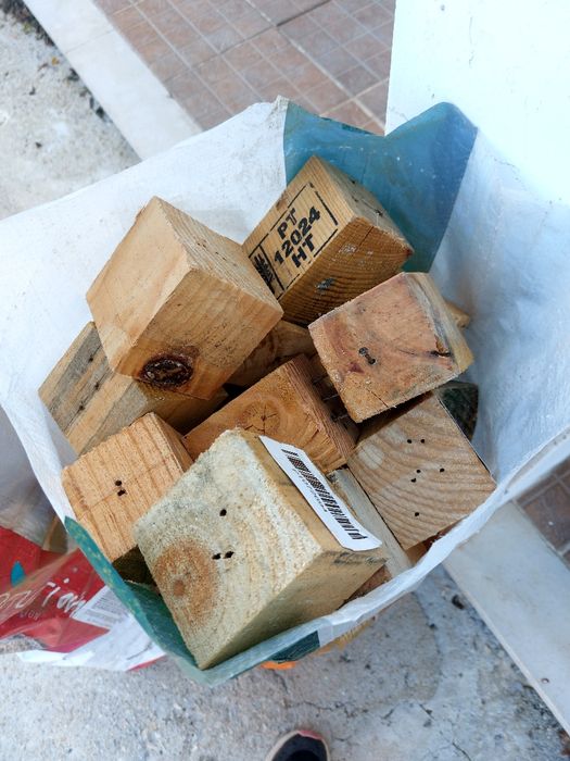 Lenha  para salamandras e caldeiras em tacos