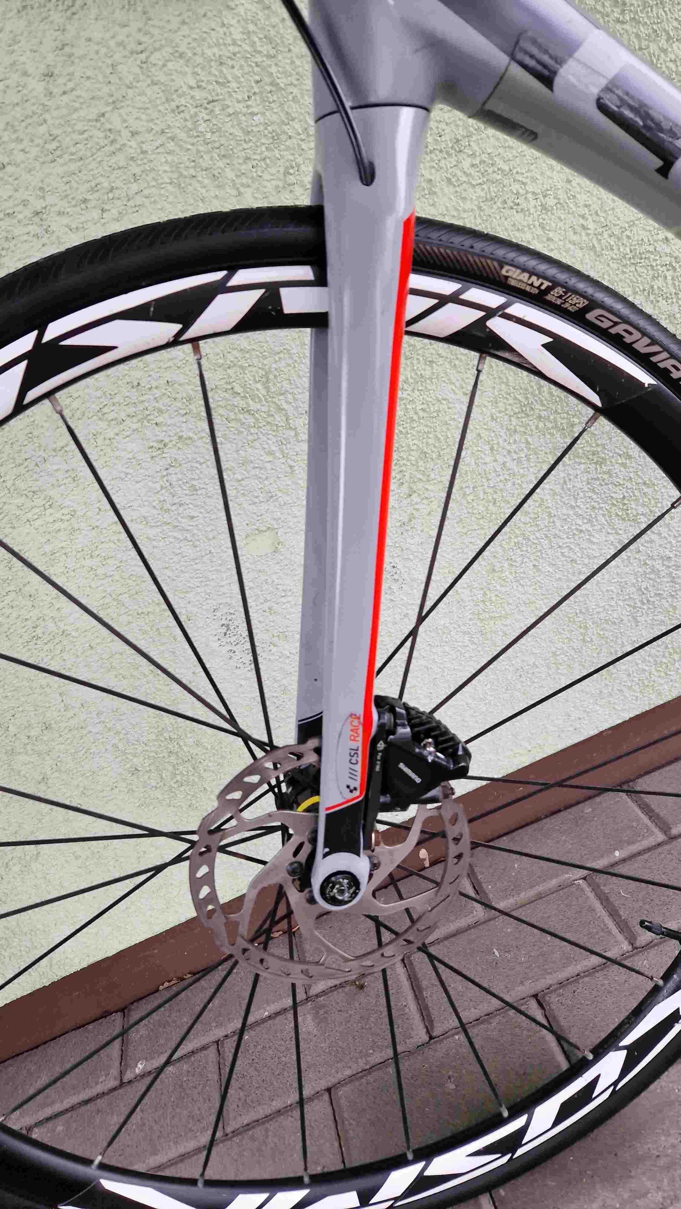 CUBE ATTAIN PRO 105 11s disc ALU ful carbon endurance sztywne osie r58