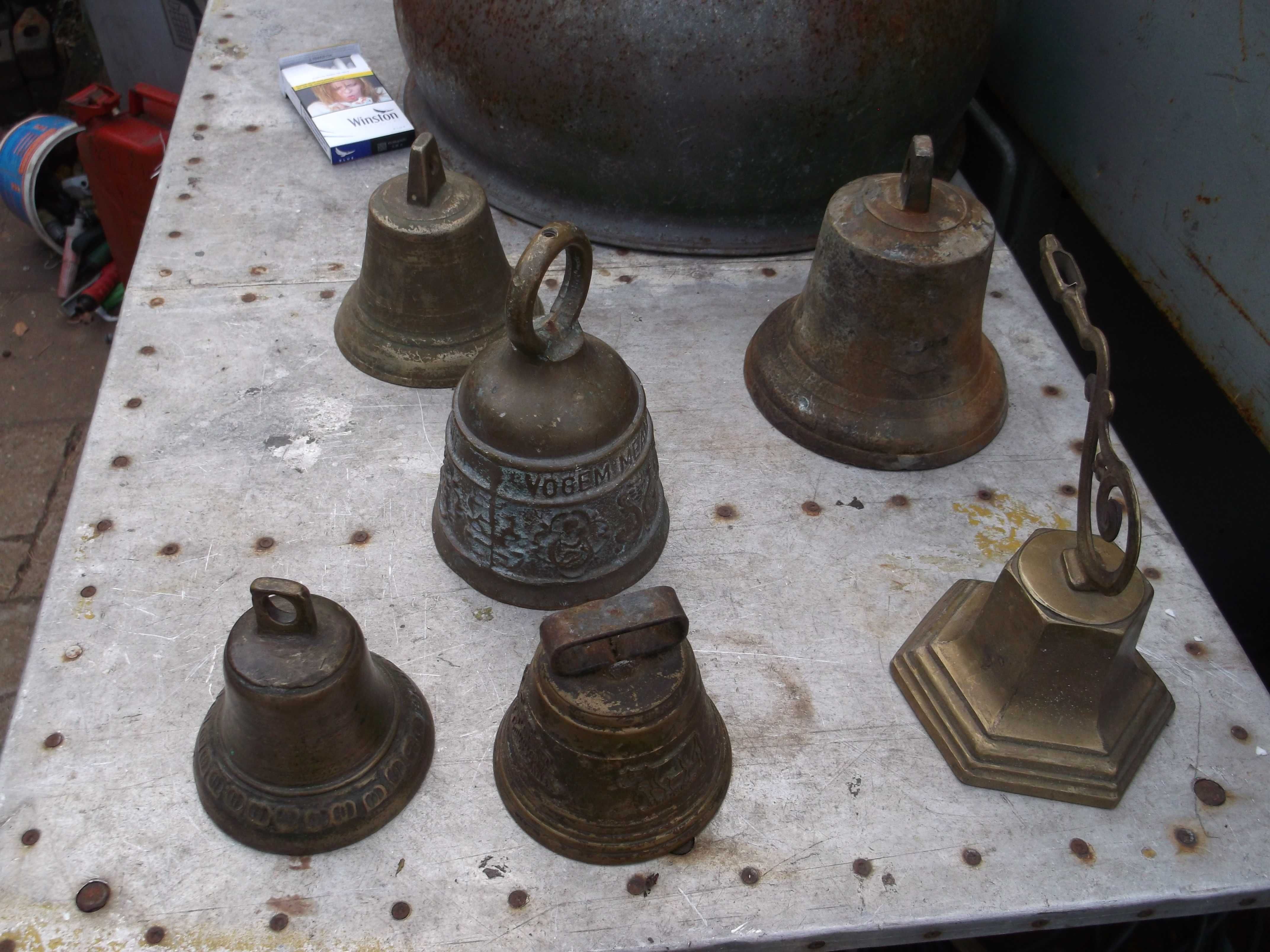 przedwojenny dzwon z brązu