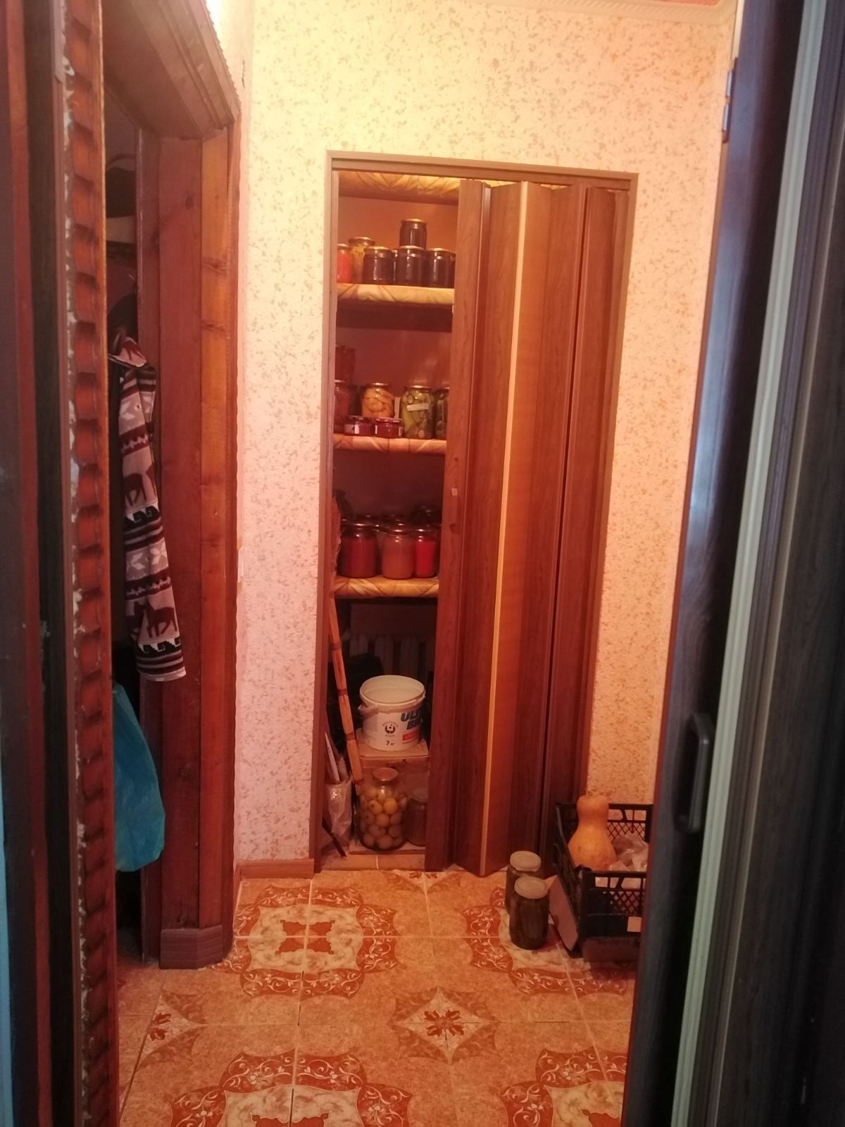 4 комнатная квартира, продам. 160 км .от Харькова.