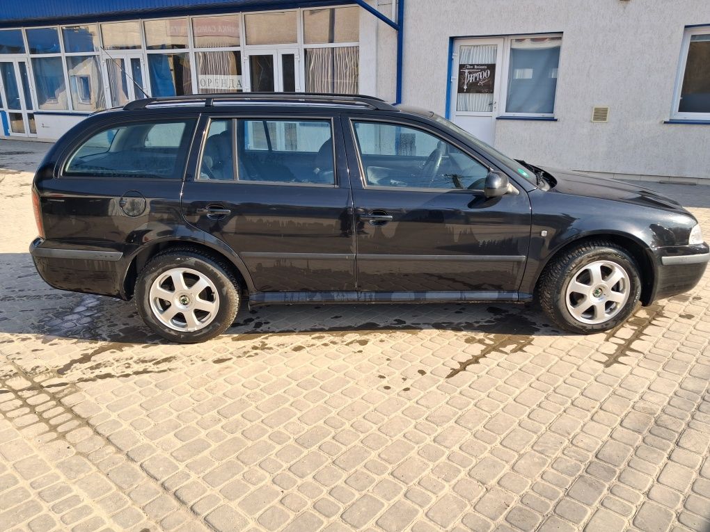 Продам Skoda Octavia Tour 2010 року