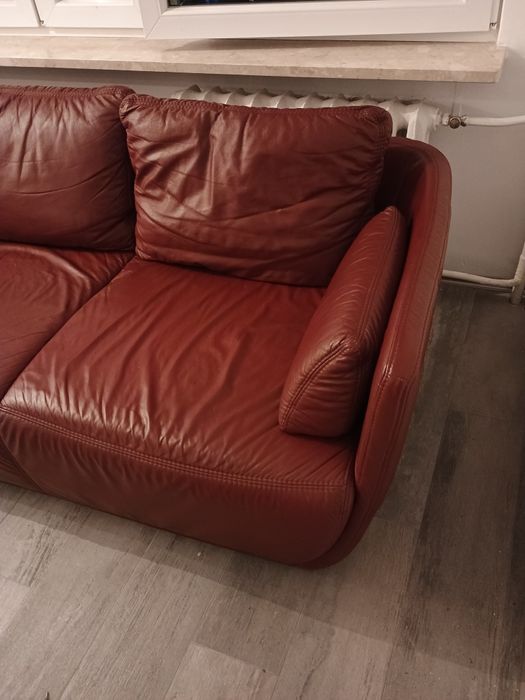 Pilnie Sofa z funkcją spania skórzana bordowa