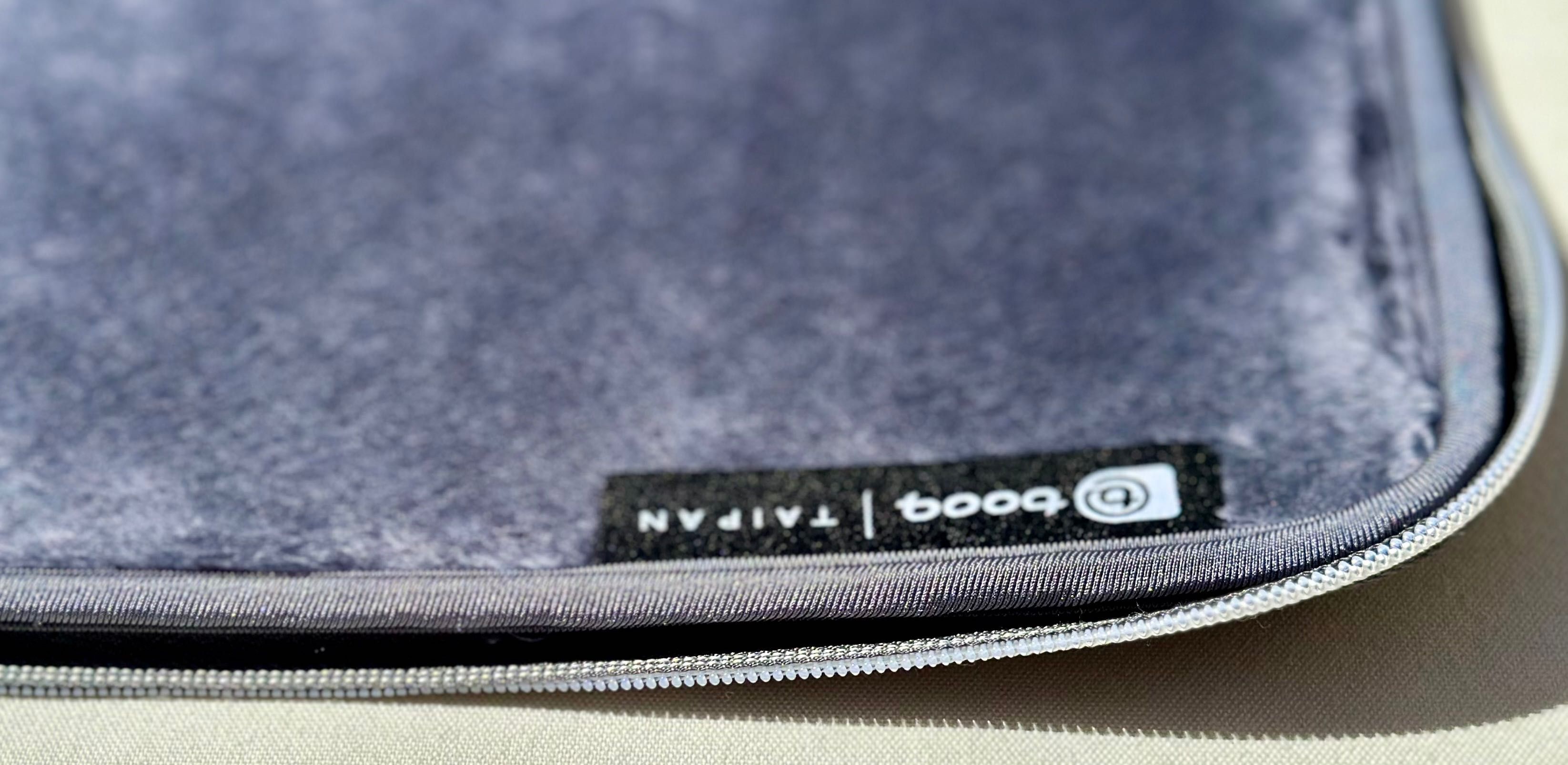 Pokrowiec etui booq na notebooka 14-15"