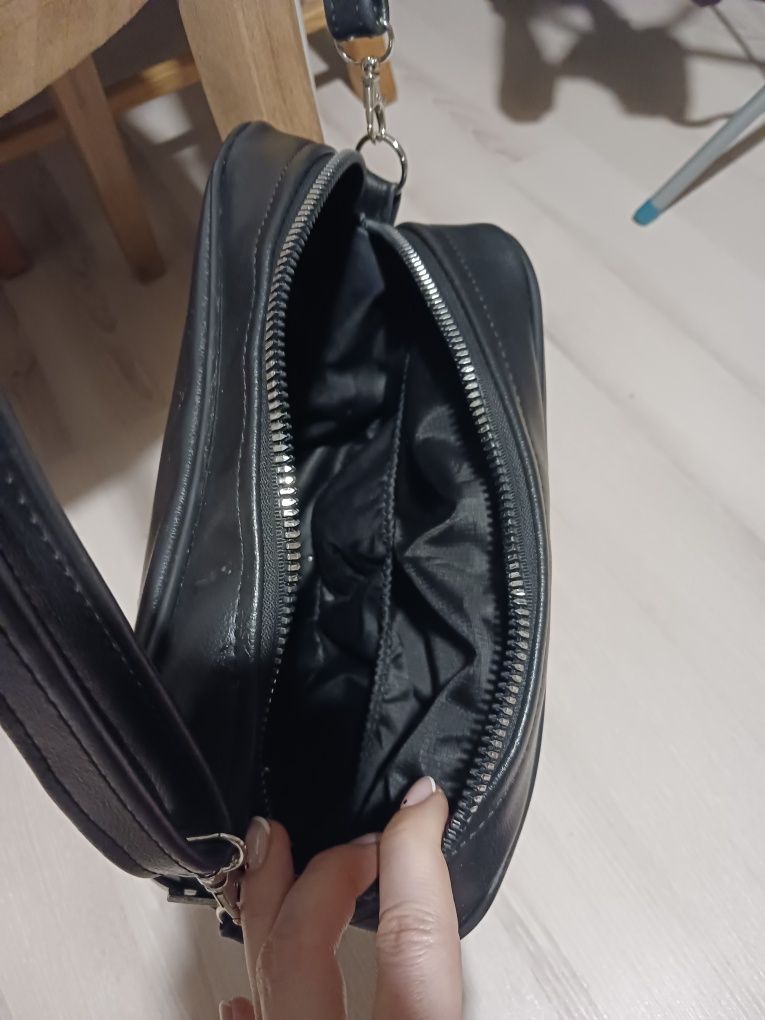 Props listonoszka czarna,skóra eko,Łódź