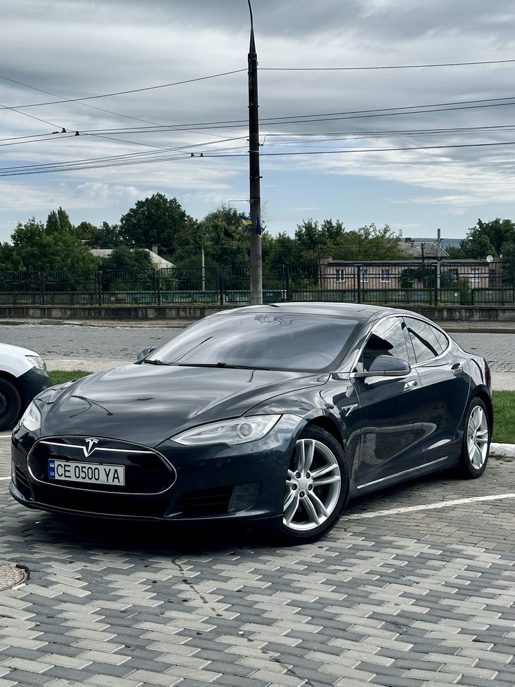 Продаю Tesla Model S 2015 Чернівці Повний Привід 70D