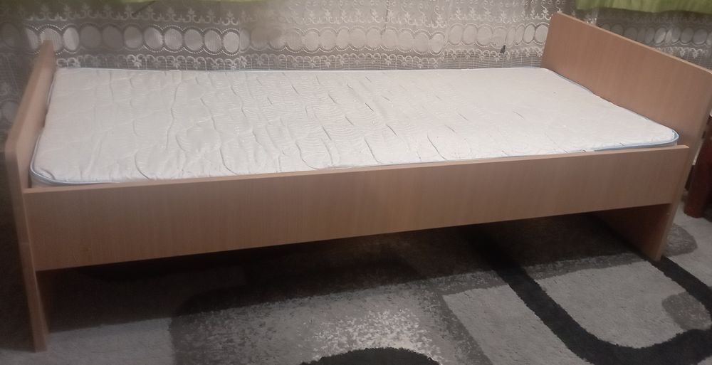 Ліжко дитяче з матрацом 140 на 70