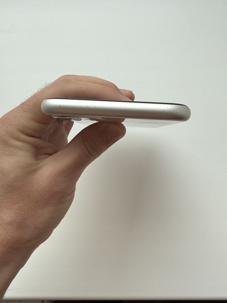 iPhone 11 64Gb White