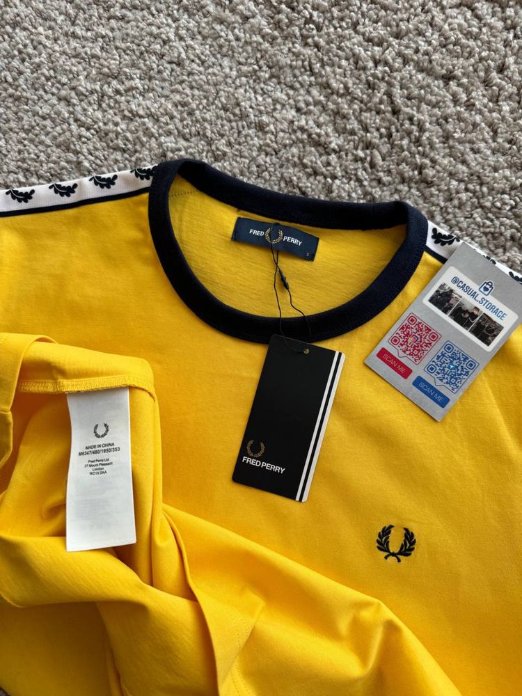 Футболка Fred Perry з лампасами