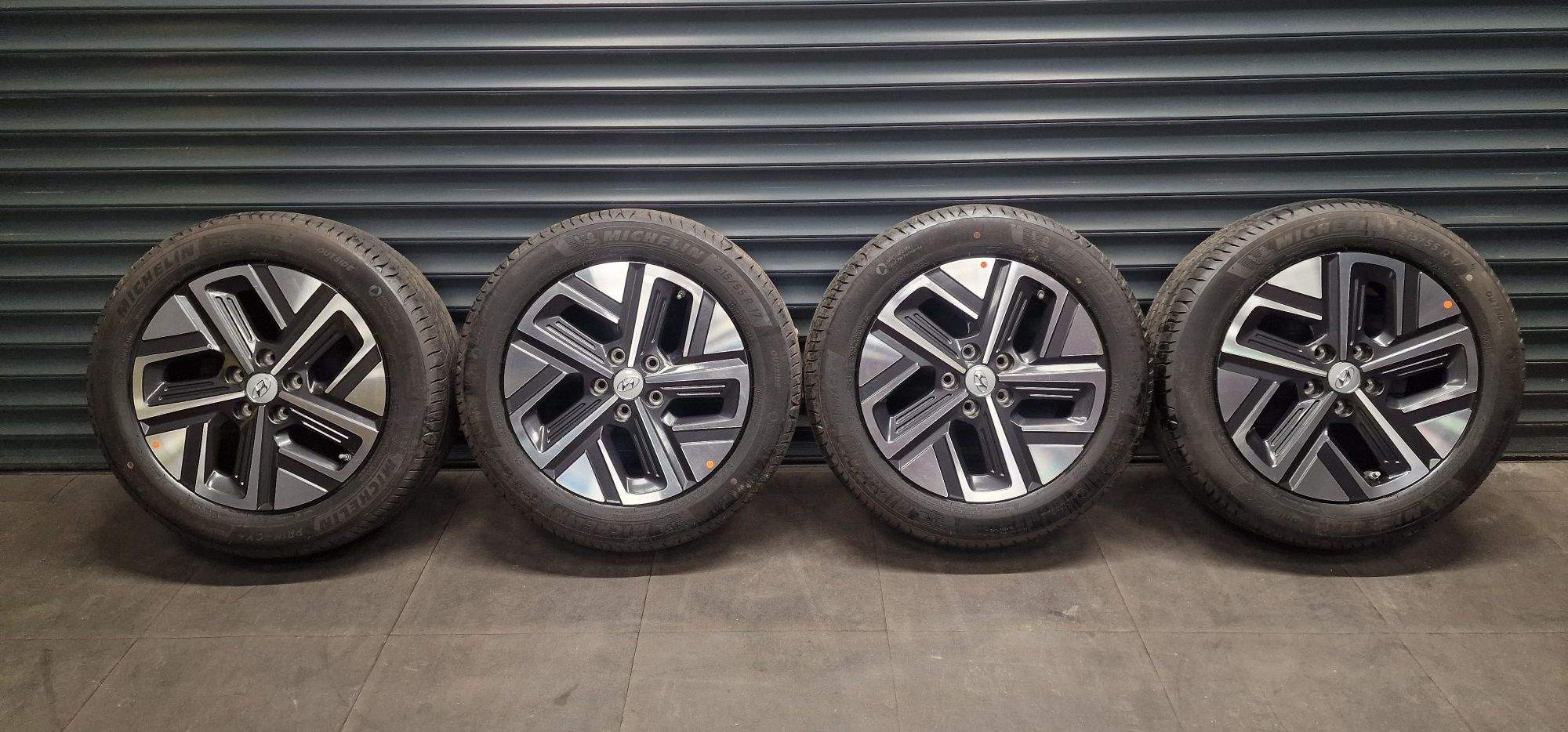Koła letnie HYUNDAI KONA iX20 ELANTRA 215 55 R17 Michelin 2023