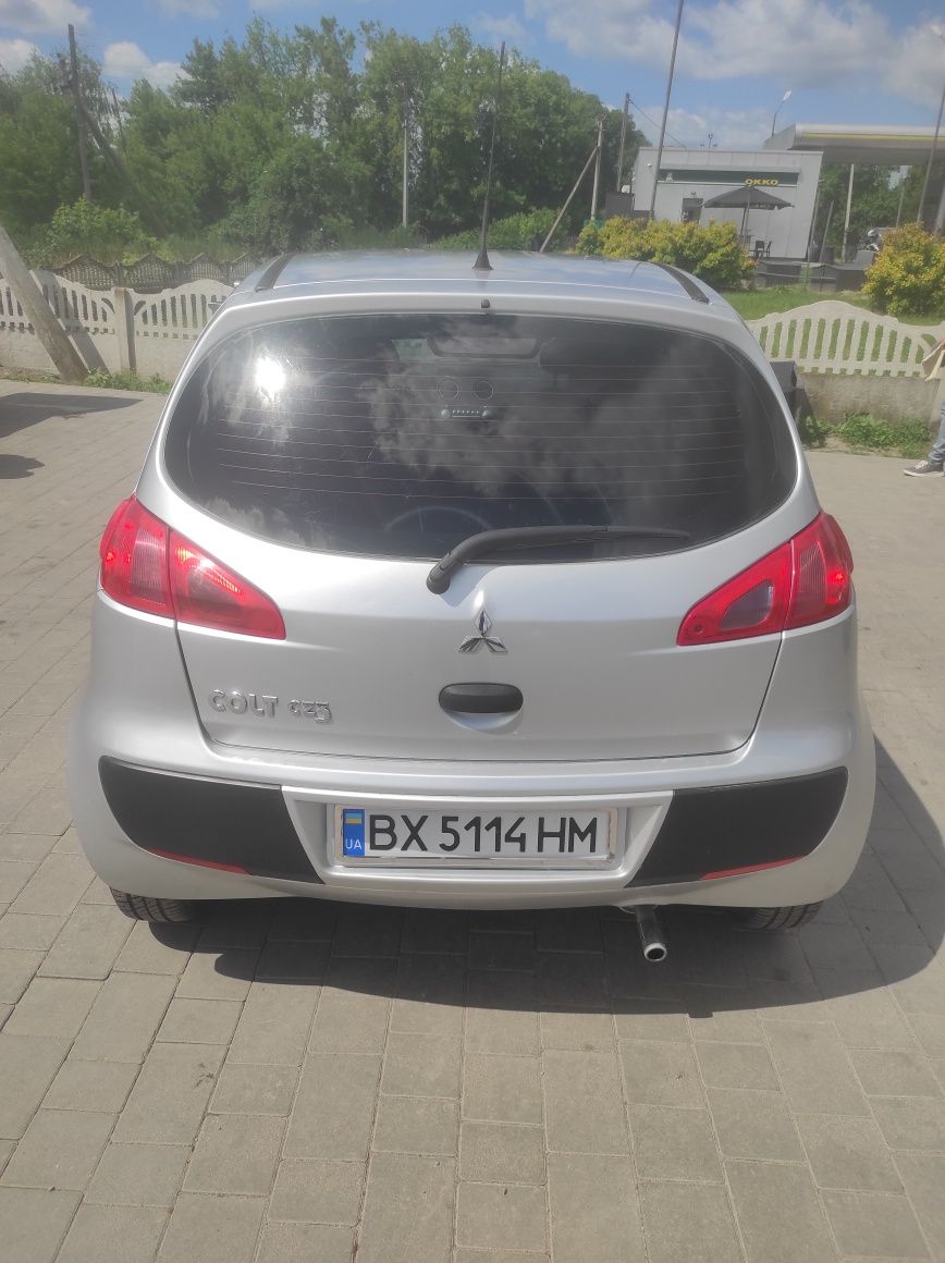 Mitsubishi Colt 1.1 в чудовому стані