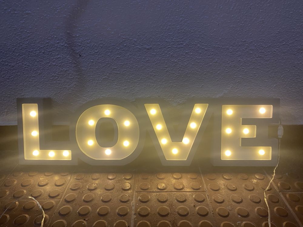 Letras LED decoração - LOVE